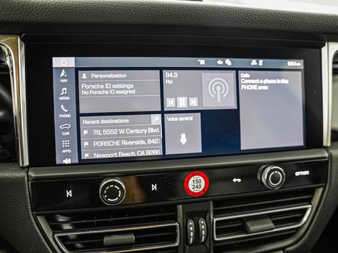 Certified 2026 Porsche Macan AWD/4WD image 22