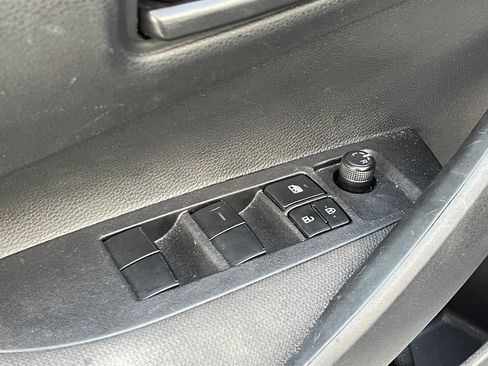 Used 2025 Toyota Corolla LE FWD image 7