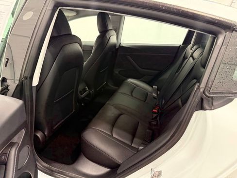 Used 2022 Tesla Model 3 Base image 17