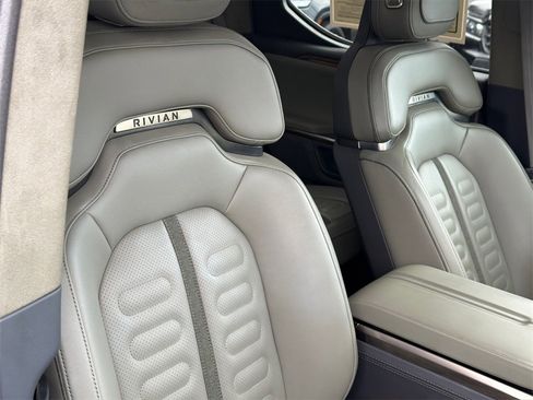 Used 2022 Rivian R1T Adventure image 14