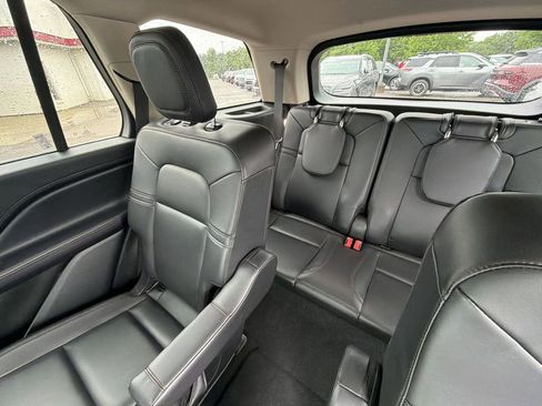 Used 2023 Lincoln Aviator AWD w/ Premium Package image 24