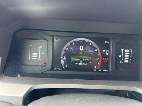 Used 2025 Toyota Tacoma SR5 AWD/4WD image 38