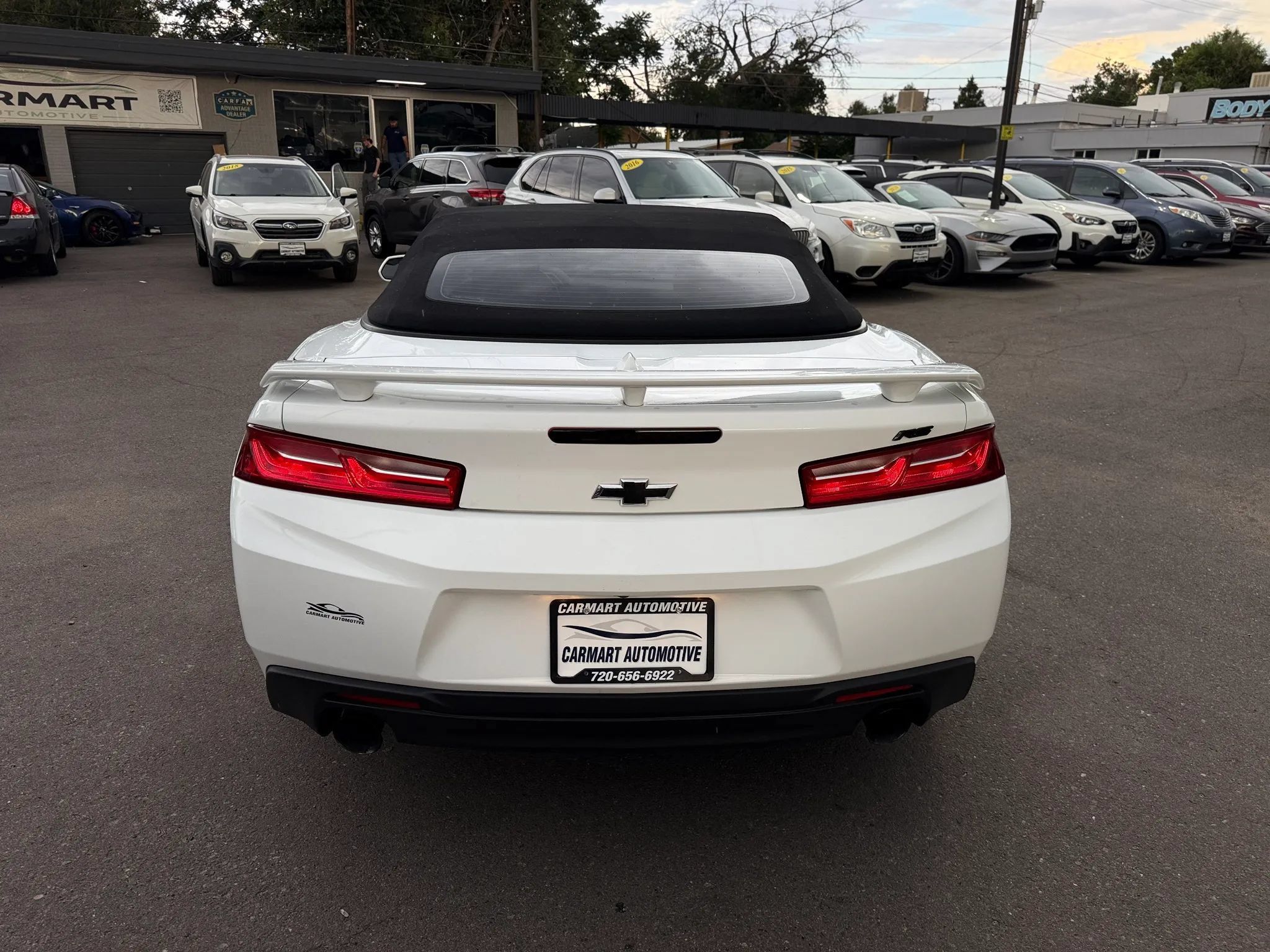 Used 2018 Chevrolet Camaro LT RWD image 9