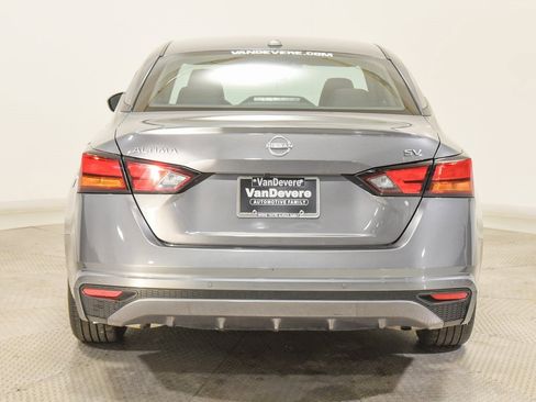 Used 2024 Nissan Altima 2.5 SV image 10