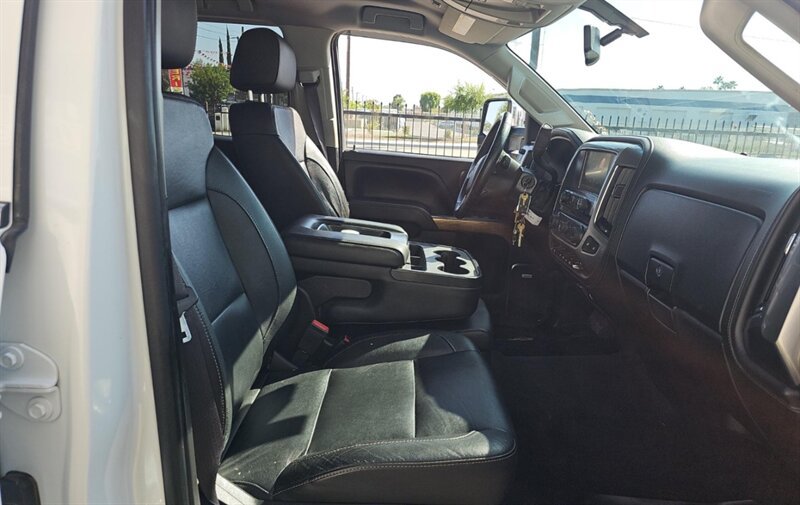 Used 2016 Chevrolet Silverado 3500 LTZ AWD/4WD image 5