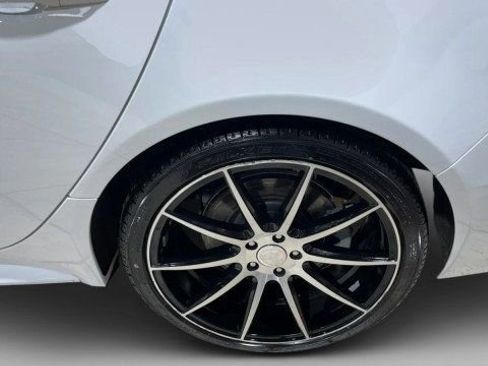 Used 2022 Jaguar XF R-Dynamic SE image 19