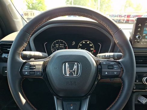 Used 2025 Honda Pilot TrailSport image 18