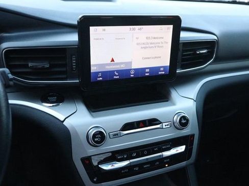 Used 2022 Ford Explorer XLT w/ Equipment Group 202A image 18