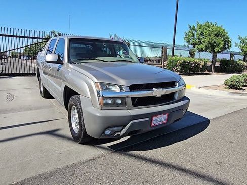 Used 2002 Chevrolet Avalanche 2WD w/ Convenience Pkg image 42