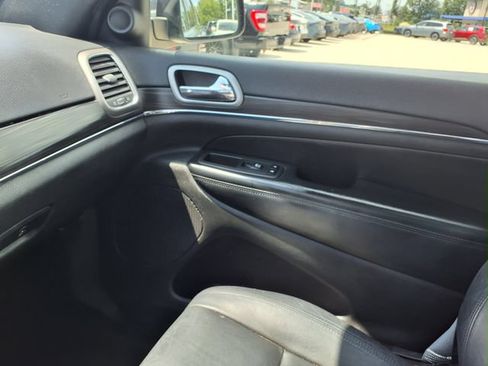Used 2020 Jeep Grand Cherokee Limited AWD/4WD image 10