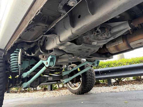 Used 2022 Ford F250 Lariat w/ Black Appearance Package image 22