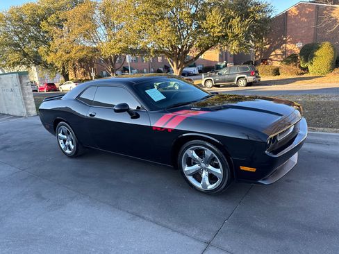 Used 2014 Dodge Challenger R/T Plus image 2