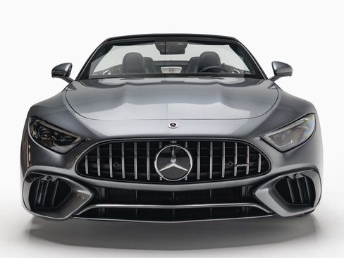 Used 2022 Mercedes-Benz SL 63 AMG SL 63 AMGﾮ w/ Driver Assistance Package image 4