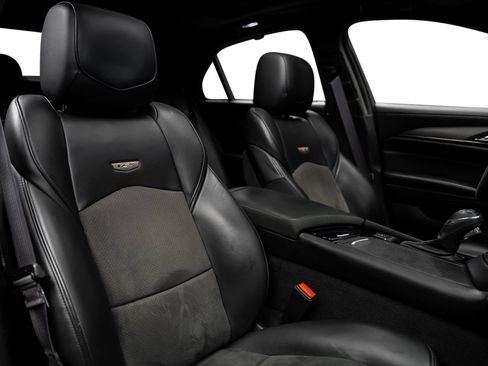 Used 2016 Cadillac CTS V w/ Carbon Fiber Package RWD image 38