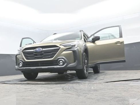 Used 2025 Subaru Outback Onyx Edition image 30