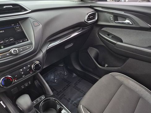 Used 2022 Chevrolet TrailBlazer LT image 29