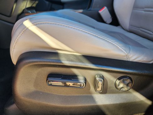 Used 2021 Honda CR-V Touring image 23