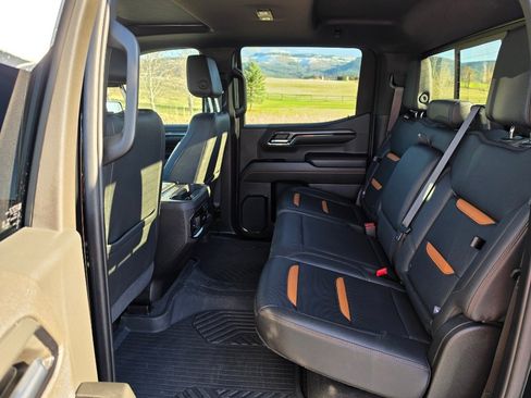 Used 2024 GMC Sierra 1500 AT4 w/ Technology Package image 30