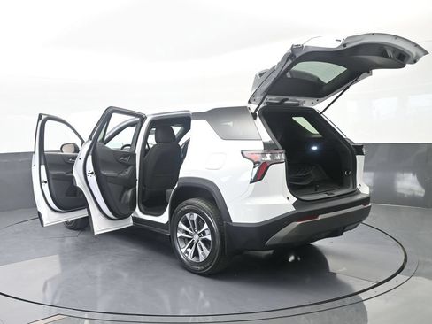 Used 2026 Chevrolet Equinox LT FWD image 76