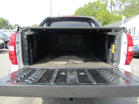 Used 2011 Chevrolet Avalanche LT w/ Luxury Package image 15