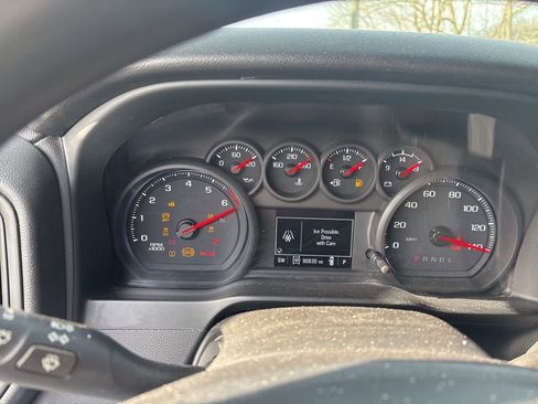 Used 2022 Chevrolet Silverado 2500 Custom w/ Custom Value Package image 13