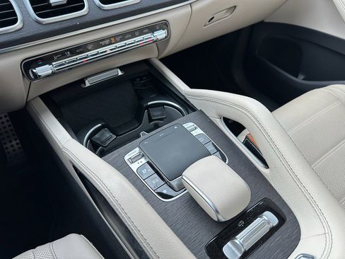 Used 2020 Mercedes-Benz GLS 580 4MATIC image 16