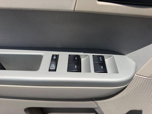 Used 2012 Ford Escape XLT FWD image 19