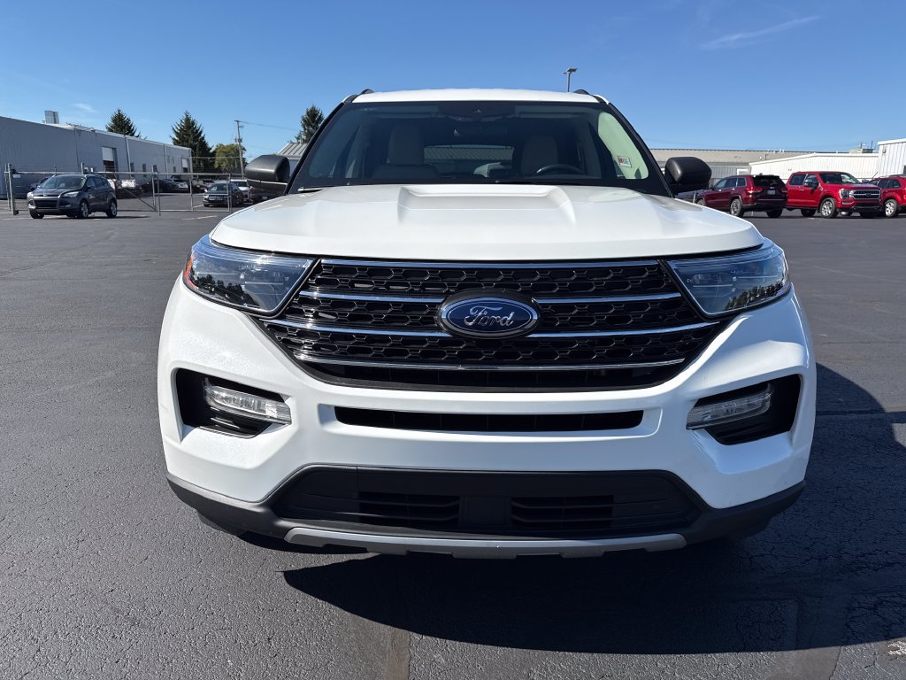 Used 2023 Ford Explorer XLT w/ Equipment Group 202A AWD/4WD image 3