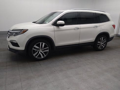 Used 2017 Honda Pilot Touring image 3