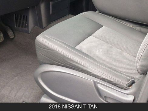 Used 2018 Nissan Titan SV AWD/4WD image 15