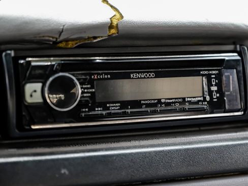 Used 1997 Ford F350 XLT image 29