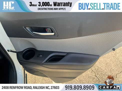 Used 2019 Toyota C-HR XLE FWD image 18