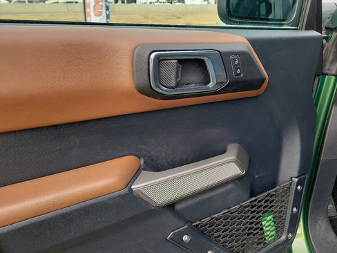 Used 2023 Ford Bronco Outer Banks image 9