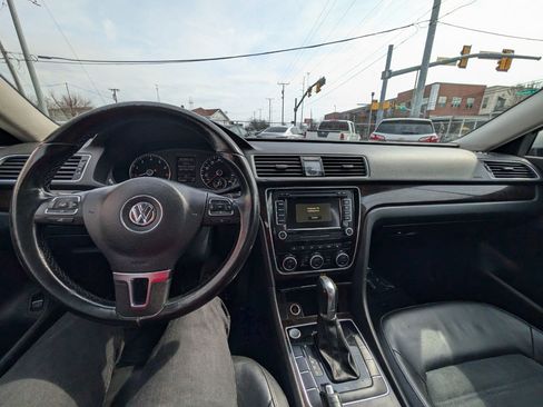 Used 2015 Volkswagen Passat 3.6 SEL Premium FWD image 21