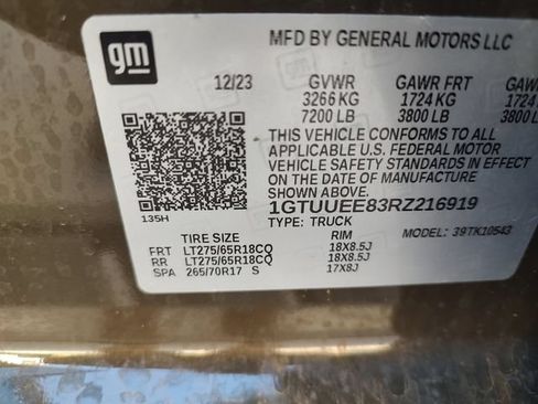 Used 2024 GMC Sierra 1500 AT4 w/ Technology Package AWD/4WD image 11