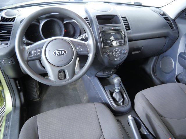 Used 2013 Kia Soul FWD image 3
