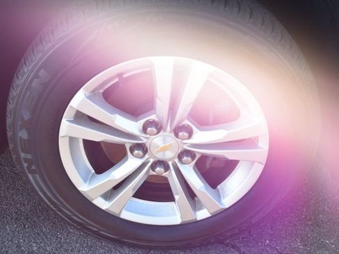 Used 2017 Chevrolet Equinox LS FWD image 38