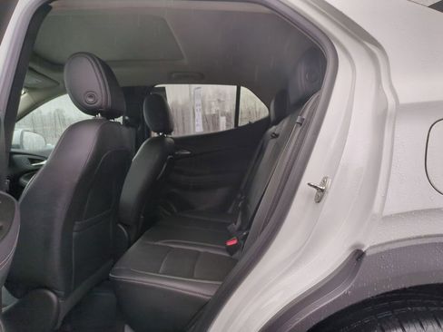 Certified 2022 Buick Encore GX Essence w/ Advanced Technology Package image 15