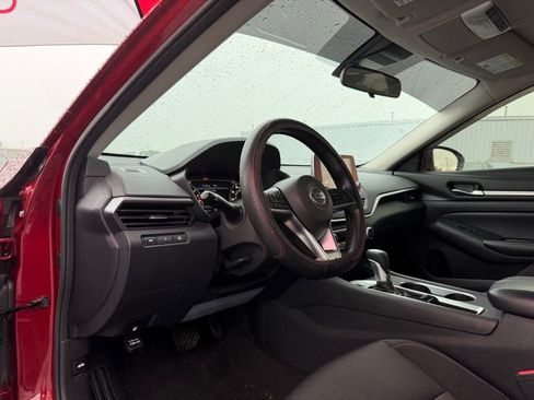 Used 2022 Nissan Altima 2.5 SV FWD image 6