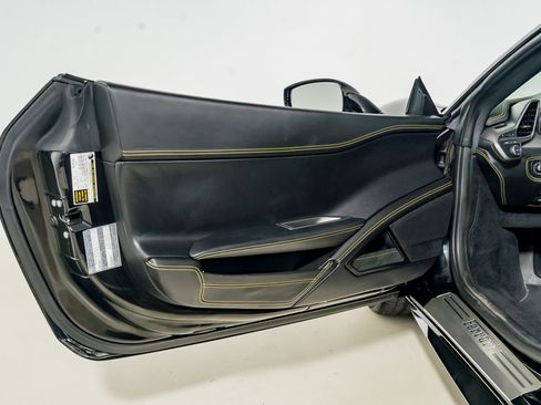 Used 2010 Ferrari 458 Italia Coupe RWD image 16