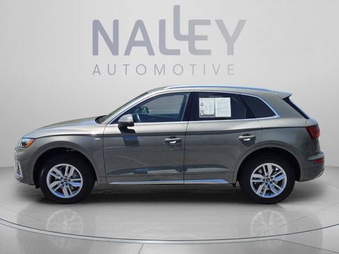 Used 2023 Audi Q5 2.0T Premium w/ Convenience Package AWD/4WD image 2