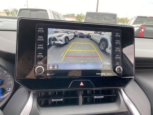 Used 2022 Toyota Venza XLE image 20