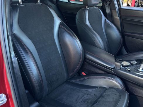 Used 2017 Alfa Romeo Giulia Quadrifoglio image 21