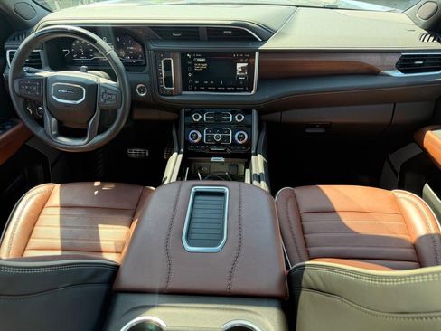 Used 2024 GMC Yukon Denali Ultimate AWD/4WD image 12