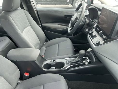 Used 2024 Toyota Corolla LE FWD image 10