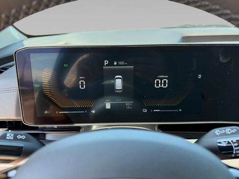 New 2026 Kia Carnival EX FWD image 13