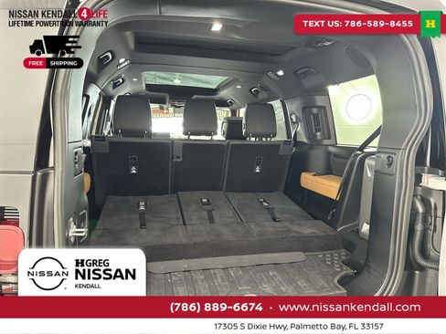 Used 2023 Land Rover Defender 130 X-Dynamic SE image 29