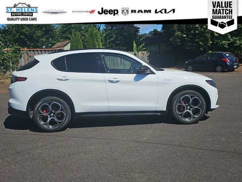 Used 2024 Alfa Romeo Stelvio Veloce AWD/4WD image 7