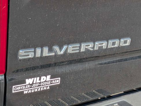 Used 2020 Chevrolet Silverado 1500 RST w/ RST Value Package image 11