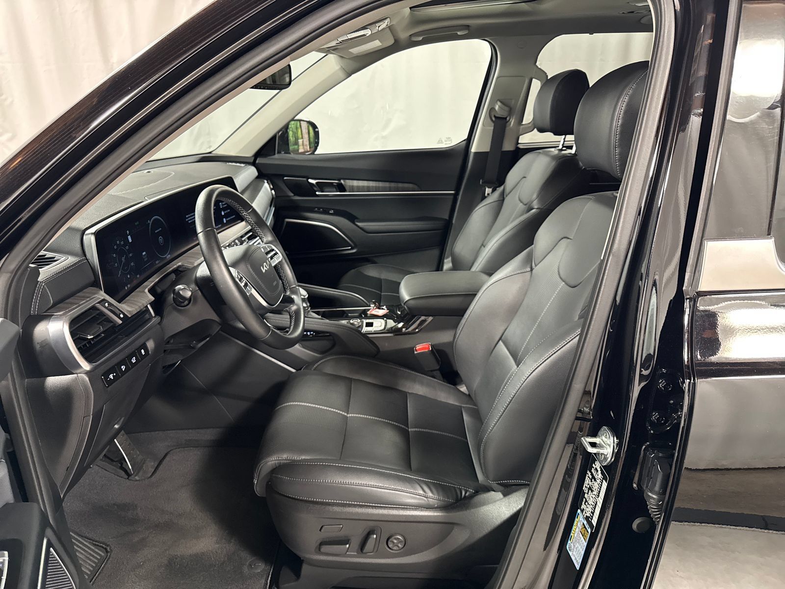 Used 2023 Kia Telluride SX AWD/4WD image 3